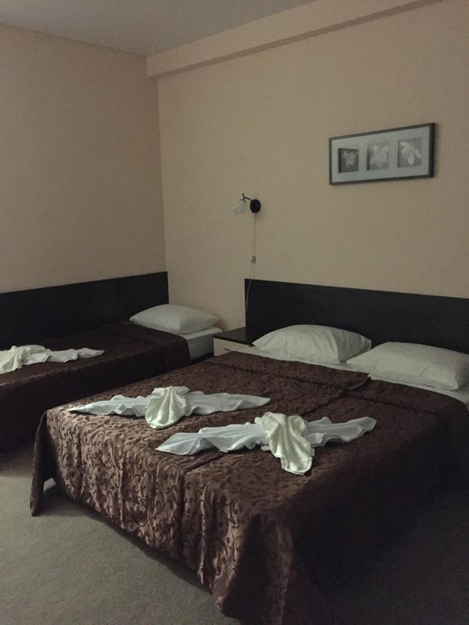 Hotel Anna 皮聪达 外观 照片